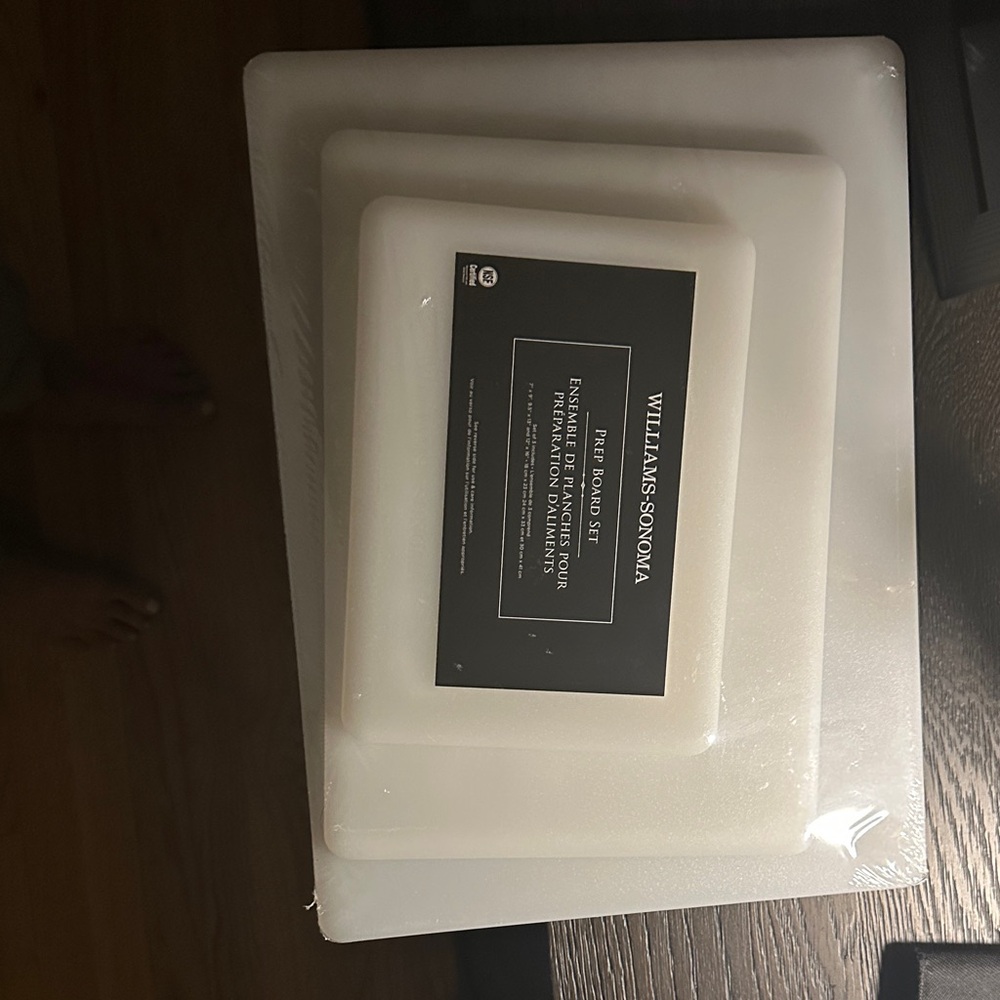 Williams Sonoma Cream Cutting Board Trio